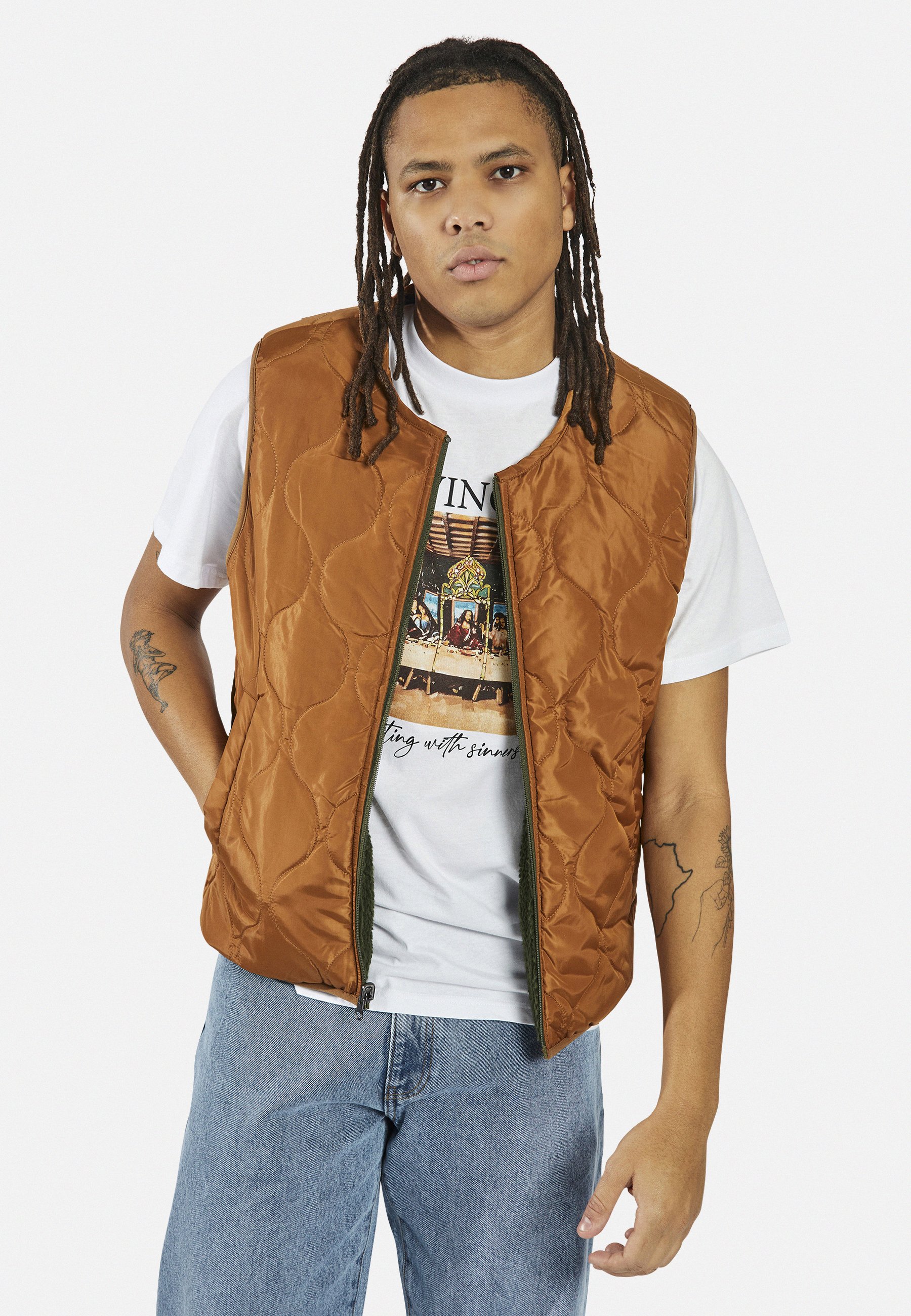 ジャケット・アウター REBELS QUILT VEST REBELS QUILT VEST（Lyle & Scott Quilt Jacket Muddy Navy XL