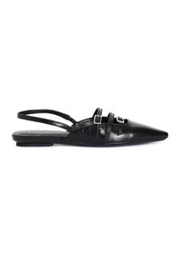 Scarpe flat slingback nere in pelle con punta a cono, caratterizzate da due cinturini regolabili con fibbie quadrate e una superficie testurizzata.