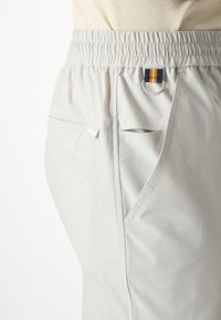 Thumbnail Image 6