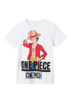 T-shirt en coton blanc avec un personnage de dessin animé portant une veste rouge et un chapeau de paille, avec le texte "ONE PIECE" en noir et bleu en bas.