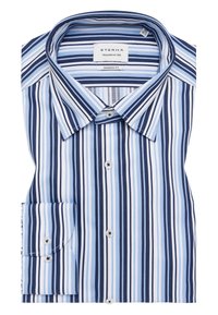 Camicia a righe caratterizzata da righe alternate in blu navy, azzurro e bianco. Realizzata in tessuto morbido, con colletto a punta e chiusura con bottoni.