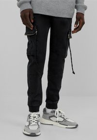 Bershka Cargobyxor - black