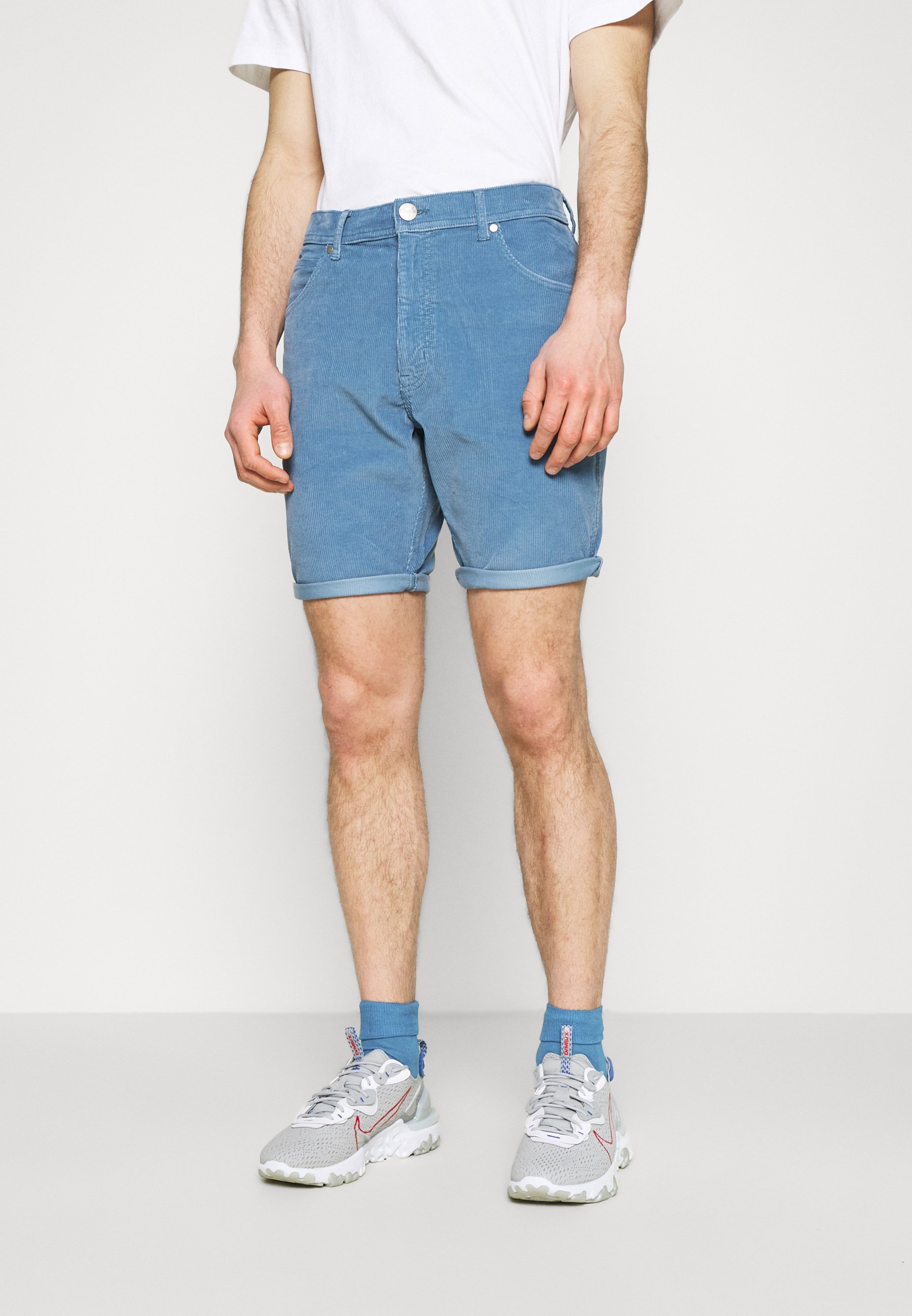 Wrangler CORDUROY SHORTS - Shorts - copen blue/Lichtblauw - Zalando.nl