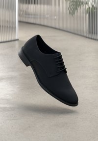 Pier One Derbies - black