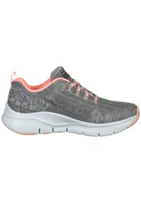 Skechers Sport ARCH FIT COMFY WAVE  - Stringate sportive - gray knit / pink trim