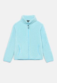 Casaco de fleece azul claro com gola alta, fecho frontal e bolsos laterais. Apresenta uma textura suave e um acabamento azul em contraste ao longo das bordas.