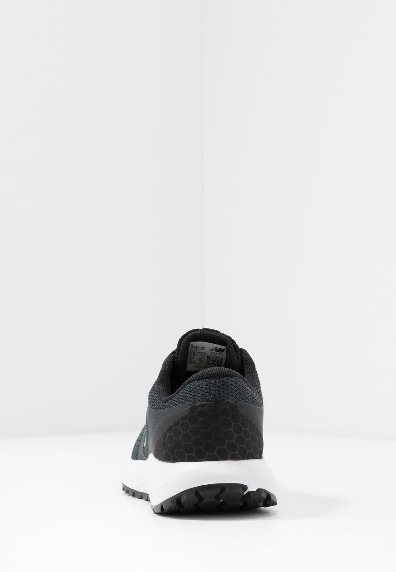 New Balance 5 V6 Neutral Running Shoes Black Zalando Ie