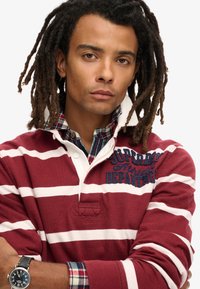 Superdry & Co Camiseta de manga larga - rich burgundy cream stripe