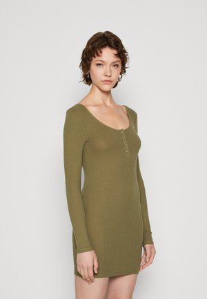 Pieces PCKITTI DRESS - Trikotaažkleit - deep lichen green