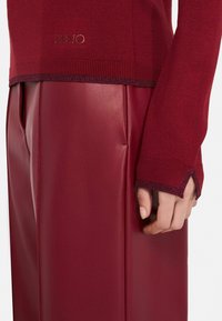 LIU JO V-NECK - Svetrík - bordeaux