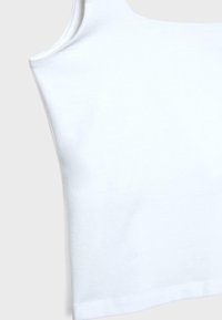 Top - white