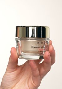 ESTÉE LAUDER REVITALIZING SUPREME + BRIGHT POWER SOFT CREME - Gesichtscreme