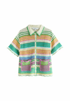 Cardigan court en crochet à manches courtes avec des rayures horizontales multicolores, des bords festonnés, des boutons à l'avant, un col et deux poches avant.