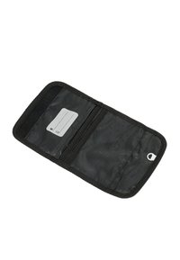 Portafoglio in tessuto nero con due scomparti, una tasca per carte e un motivo interno texturizzato. Presenta un bordo con zip e un anello a D per l'attacco.