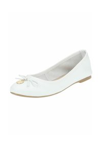 Ballet flat bianco con punta arrotondata, dettaglio a fiocco sul davanti e piccolo charm dorato. Parte superiore in ecopelle liscia e design minimalista.