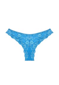 Tanga azul de encaje con intrincados patrones florales, un borde de encaje con forma de ondas y una textura transparente. Material suave y ligero para mayor comodidad.