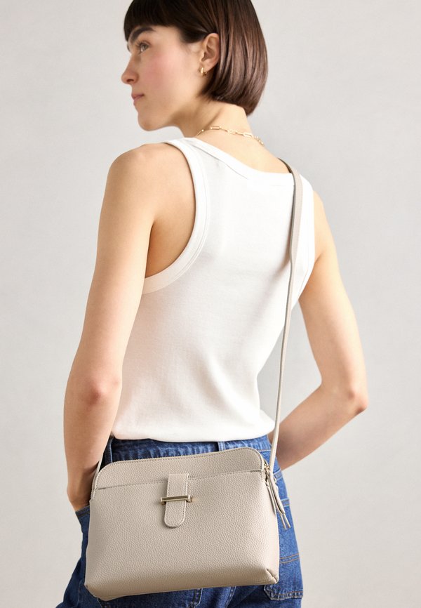 Cross body bag - taupe3