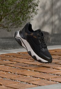 Non sélectionné, black