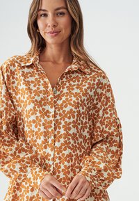 THE FATED VAL OVERSIZE  - Blusa - tan floral