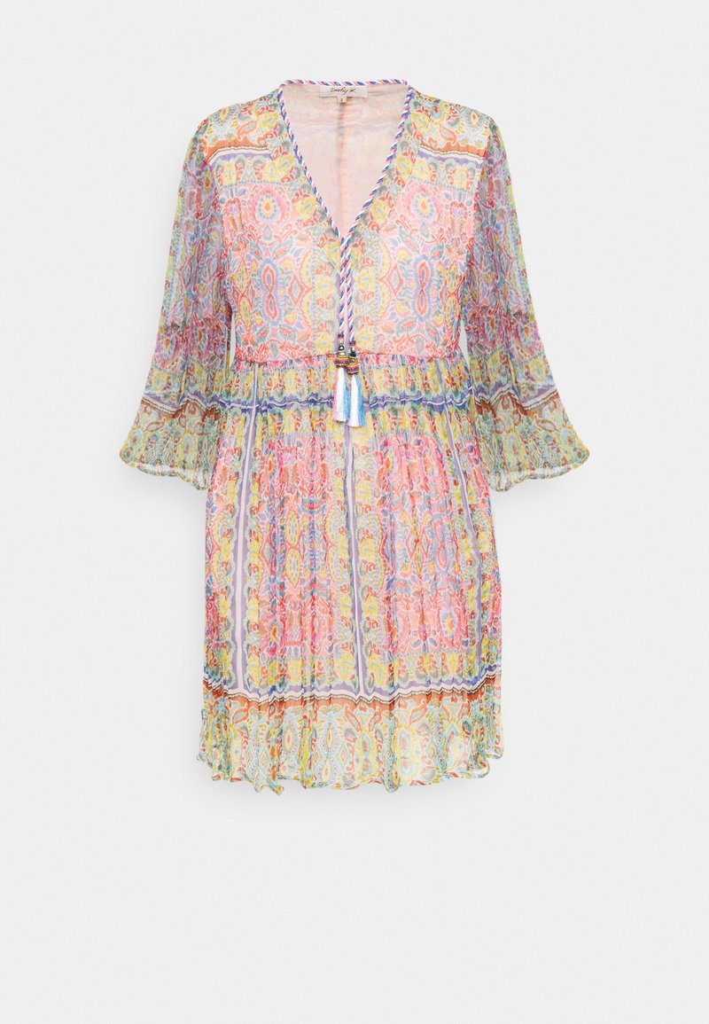 Robe longue multicolore transparente à manches longues avec motif cachemire rose, jaune et bleu, encolure en V et lien tressé avec pompons à la taille.