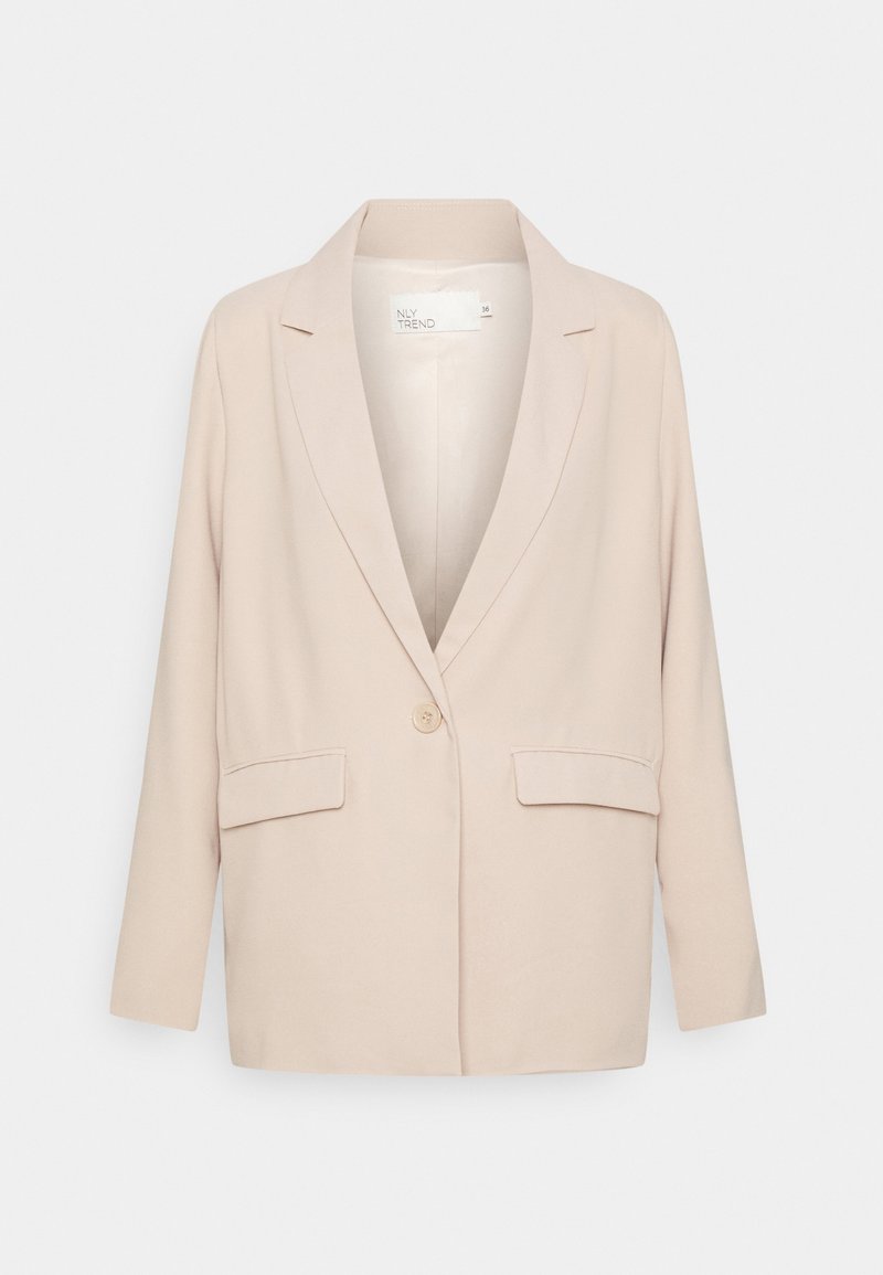 Blazer beige à un bouton avec col à revers, manches longues et deux poches devant à rabat dans une coupe décontractée.