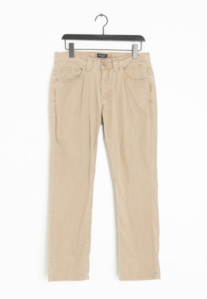 Pantalon beige présenté sur un cintre, avec une coupe droite, deux poches à l'avant et une fermeture à bouton avec des détails de plis.