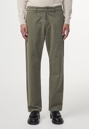 ADEN - Chino - capers