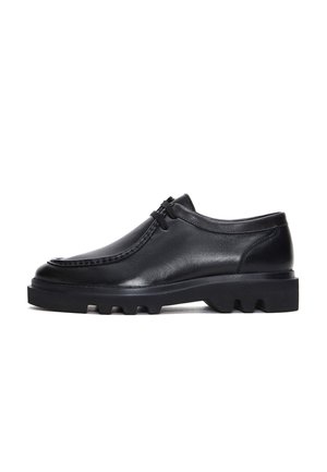 Lace-ups - black
