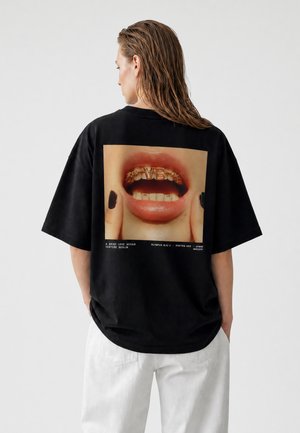 Vertere Berlin GRILLZ T-SHIRT UNISEX - Printtipaita - black