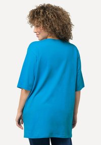 Ulla Popken PLUS SIZE SHORT SLEEVE TEE  - T-Shirt basic - sapphire blue