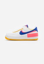Nike Sportswear W AF1 SHADOW - Baskets basses - summit white/astronomy blue/flash crimson/dark sulfur/summit white/blanc - ZALANDO.FR