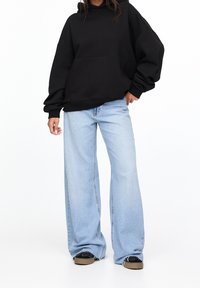 PULL&BEAR Jersey con capucha - black