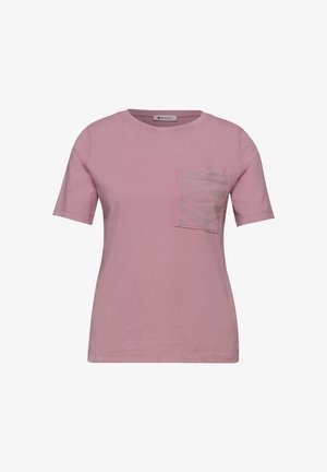 Rosa T-Shirt mit kurzen Ärmeln, rundem Ausschnitt und dekorativer gemusterter Tasche auf der linken Brust.