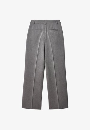 Grå skræddersyede bukser med lige snit, der har en glat overflade, to baglommer og frontfald for et struktureret udseende.