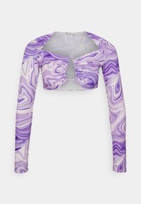 Top cropped de mangas compridas em mármore roxo e branco, com um recorte em forma de chave e detalhes franzidos ao centro. Feito de um tecido leve e elástico.