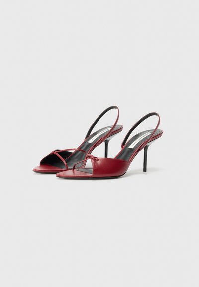Victoria Beckham Sandalias de tacón - burgundy