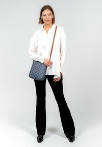 Tamaris ANASTASIA - Bandolera - smokeblue