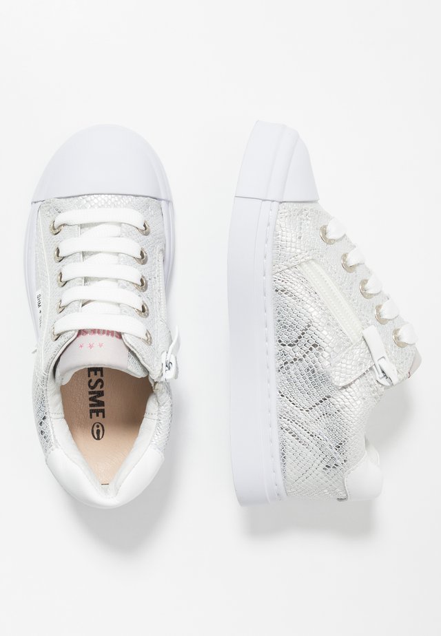 TRAINER - Matalavartiset tennarit - silver