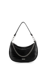 Schwarze Handtasche aus Kunstkrokodilleder mit geschwungener Form, silberner Kettenverzierung und kurzem Tragegriff. Verfügt über einen Reißverschluss.