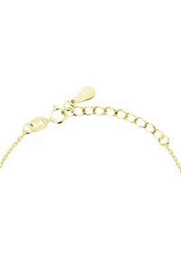 Bracciale a catena placcato in oro con anelli ovali, chiusura a moschettone e lunghezza regolabile con un piccolo cartellino all'estremità.