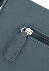 Gerry Weber TALK DIFFERENT - Torba čez telo - darkest spruce