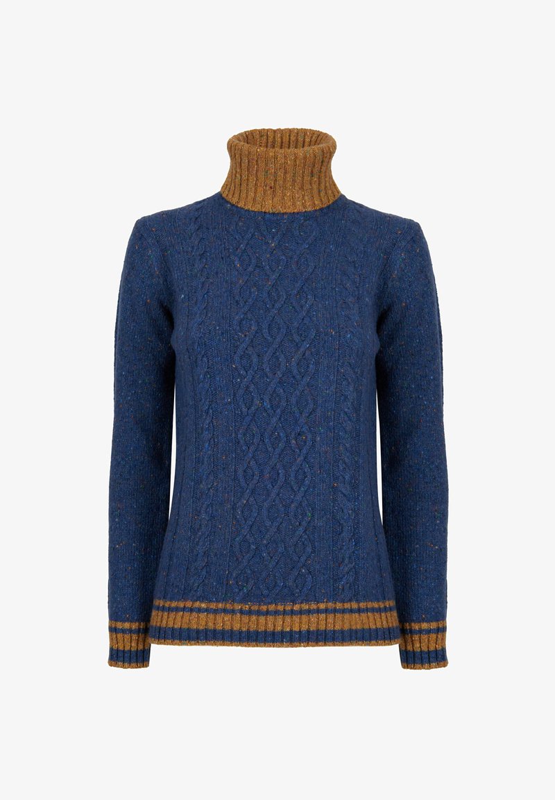 Blauer, gestrickter Pullover mit strukturiertem Zopfmuster, ausgestattet mit einem gerippten, senfgelben Rollkragen und Bündchen, akzentuiert durch gestreifte Abschlüsse.