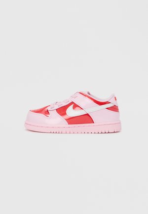 DUNK LOW UNISEX - Baskets basses - pink foam/summit white/light crimson