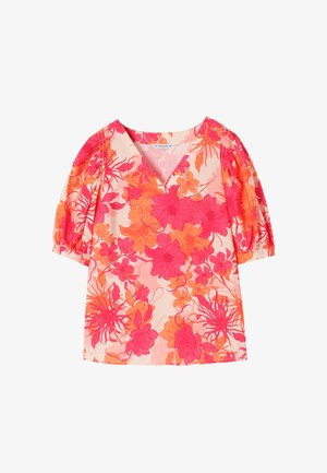 Lilleline pluus roosa ja oranži tooni. Omab V-kaelust, lühikesi puffvarrukaid ja kerget kangast, millel on elav lillemuster.