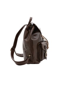 Borsa in pelle marrone con una finitura liscia e lucida. Caratterizzata da una tracolla regolabile e una piccola tasca frontale con dettaglio a fibbia.