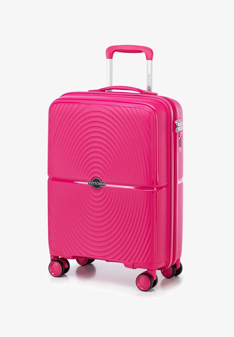 Růžový kufr Wittchen s tvrdým pláštěm a vlnkovou texturou, s teleskopickou rukojetí, dvojitými kolečky a zipovým uzávěrem pro bezpečné uložení.