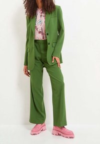 Cesare Gaspari Zapatos sin cordones - pink
