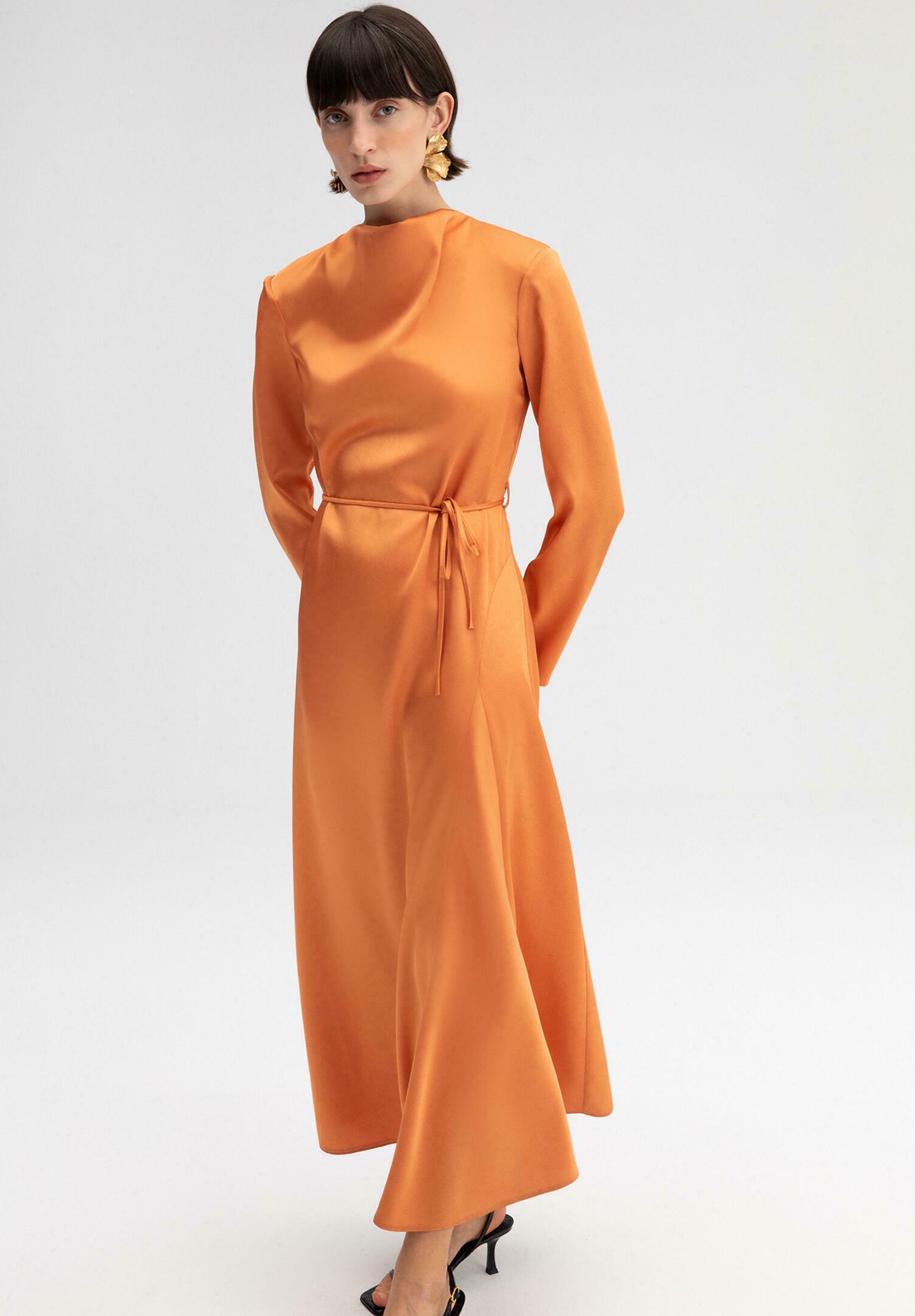 Touché Privé WITH BELT Vestido largo metallic/naranja