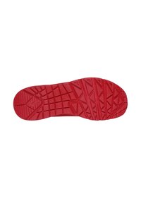 Rote Schuhsohle mit strukturiertem Oberflächen; weist ein dreieckiges Profilmuster für Grip und Stabilität auf; aus Gummi gefertigt.