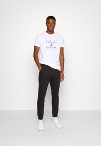 Pier One Tracksuit bottoms - black